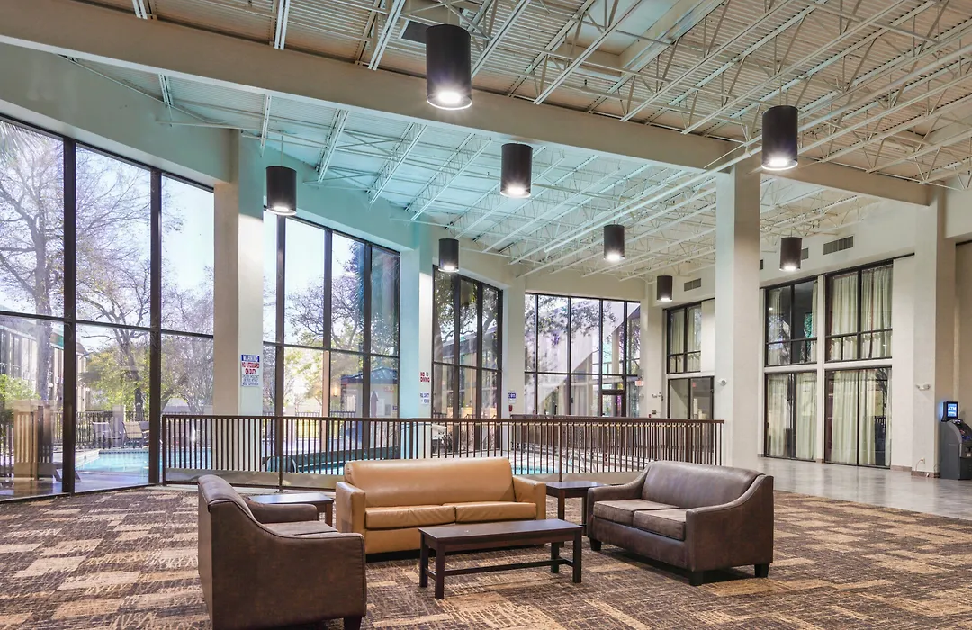 Red Roof Inn Plus & Suites Houston - Iah Airport Sw-1